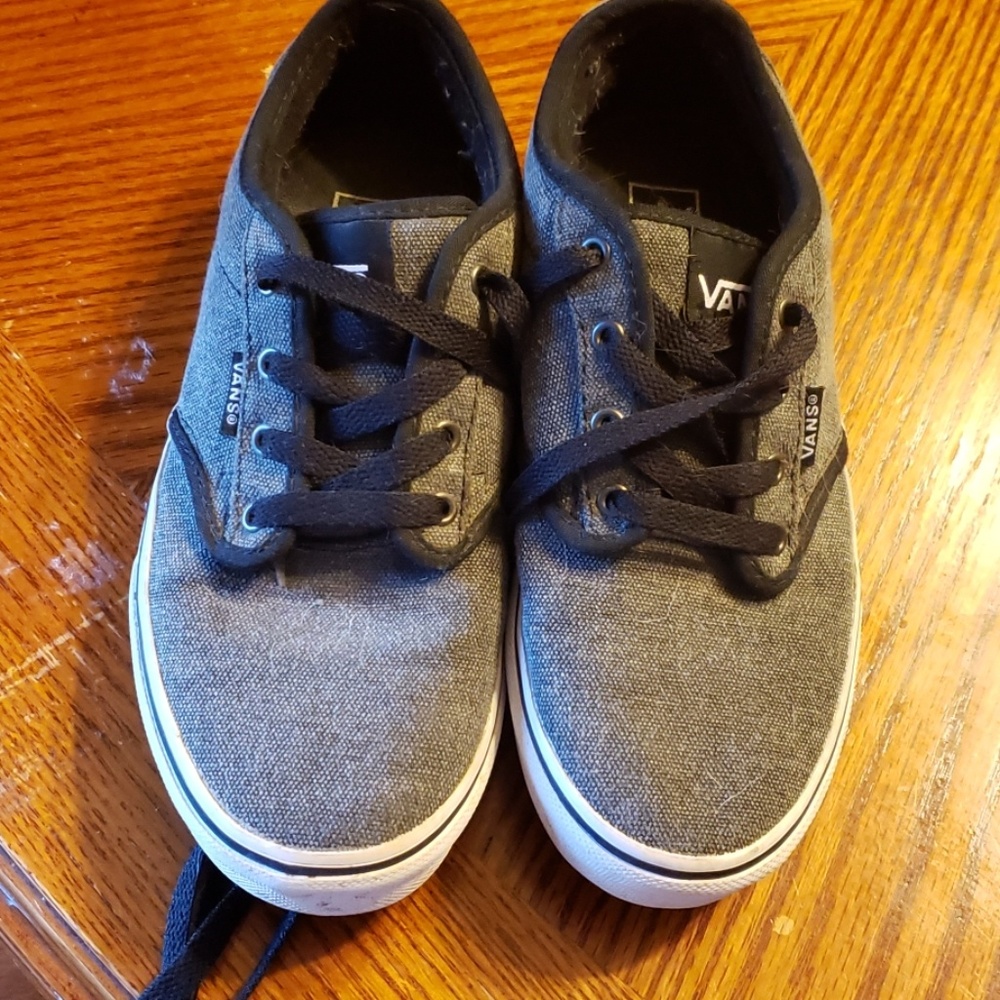 Boys shoes